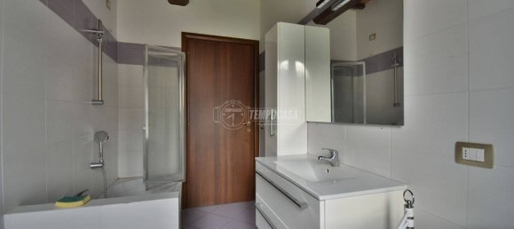 2 bedrooms Apartment in Caldarola, Italy No. 119643 8