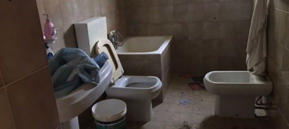 Дом с 3 комнатами в Челье Мессапика, Италия № 164631 12