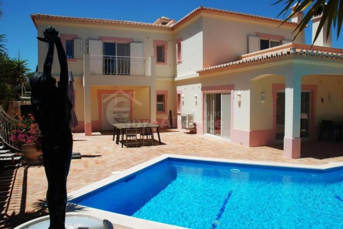 4 bedrooms Villa in Lagoa, Portugal No. 3027