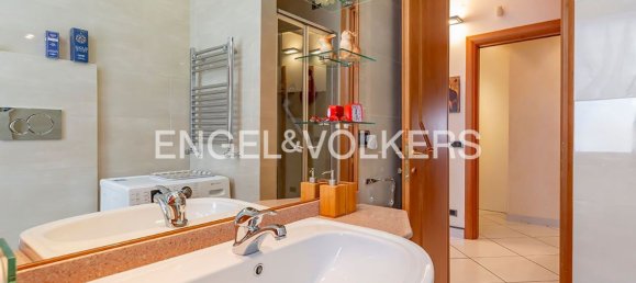 3 rooms Apartment in Rome, Italy No. 105543 20