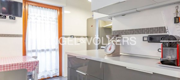 3 rooms Apartment in Rome, Italy No. 105543 9