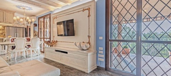 6-Zimmer Penthouse in Reggio Emilia, Italy, Nr. 17081 2