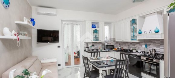 1 bedroom Apartment in Beinasco, Italy No. 208433 2