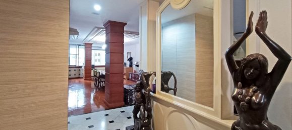 4 bedrooms Condo in Bangkok, Thailand No. 11284 3