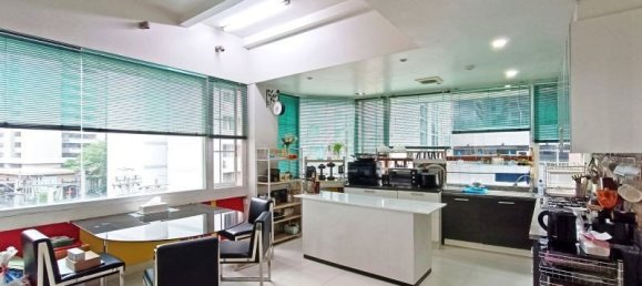 4 bedrooms Condo in Bangkok, Thailand No. 11284 9