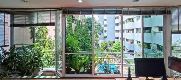 4 bedrooms Condo in Bangkok, Thailand No. 11284 4