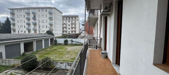 6 rooms Villa in Vercelli, Italy No. 127959 8