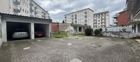 6 rooms Villa in Vercelli, Italy No. 127959 2