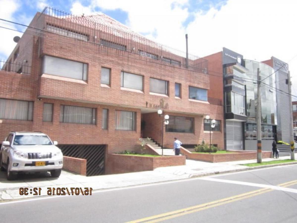 3 bedrooms House in Bogota, Colombia No. 10200