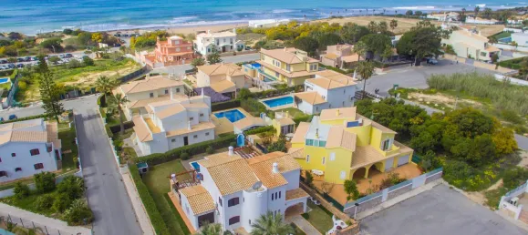 4 غرف نوم فيلا في Guia, Portugal رقم 107512 32