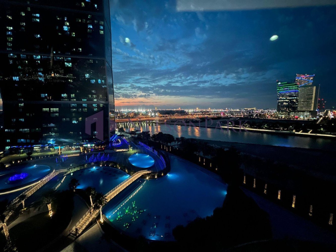 Apartamento de 3 dormitorios en Doha, Qatar No. 641