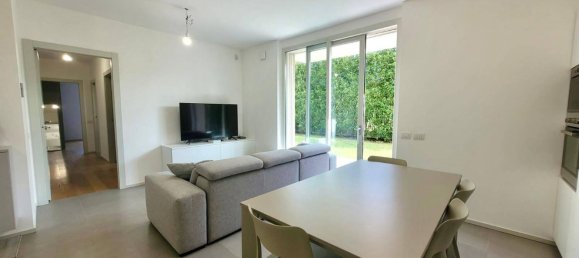 3 bedrooms Apartment in Seriate, Italy No. 360479 3