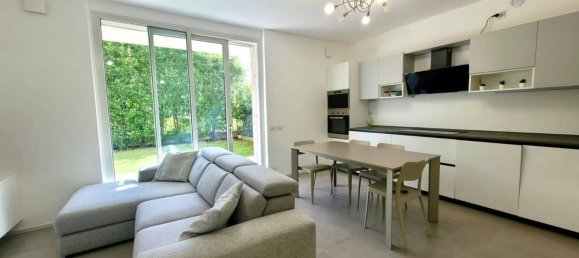 3 bedrooms Apartment in Seriate, Italy No. 360479 2