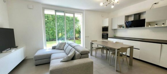 3 bedrooms Apartment in Seriate, Italy No. 360479 5