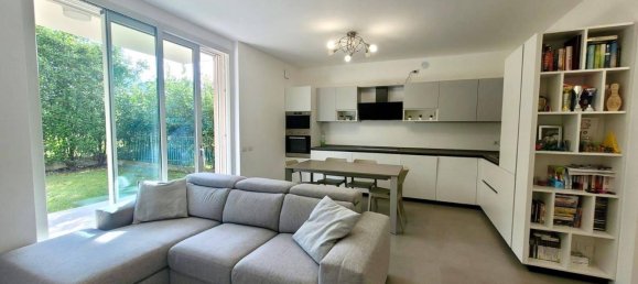 3 bedrooms Apartment in Seriate, Italy No. 360479 4