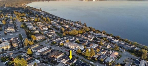 4 bedrooms House in British Columbia, Canada No. 223 3