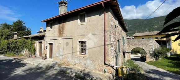 9 rooms House in Caprino Veronese, Italy No. 232717 16
