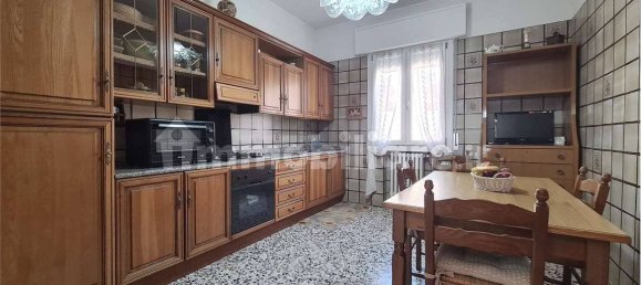3 Schlafzimmer Wohnung in Modena, Italy, Nr. 323371 9