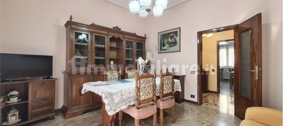 3 Schlafzimmer Wohnung in Modena, Italy, Nr. 323371 2