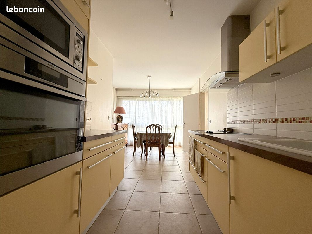 Apartamento de 3 dormitorios en Rennes, France No. 199334