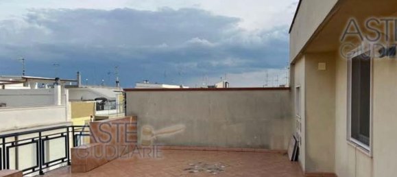 9 rooms Apartment in Conversano, Italy No. 147335 2