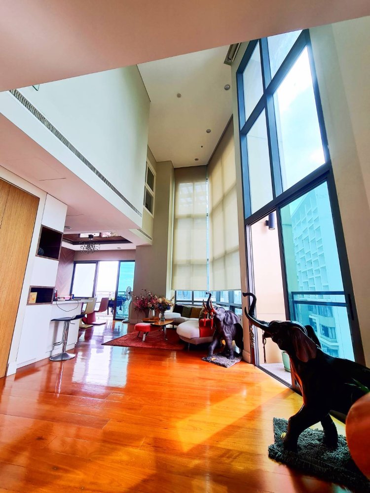3 bedrooms Condo in Bangkok, Thailand No. 6629