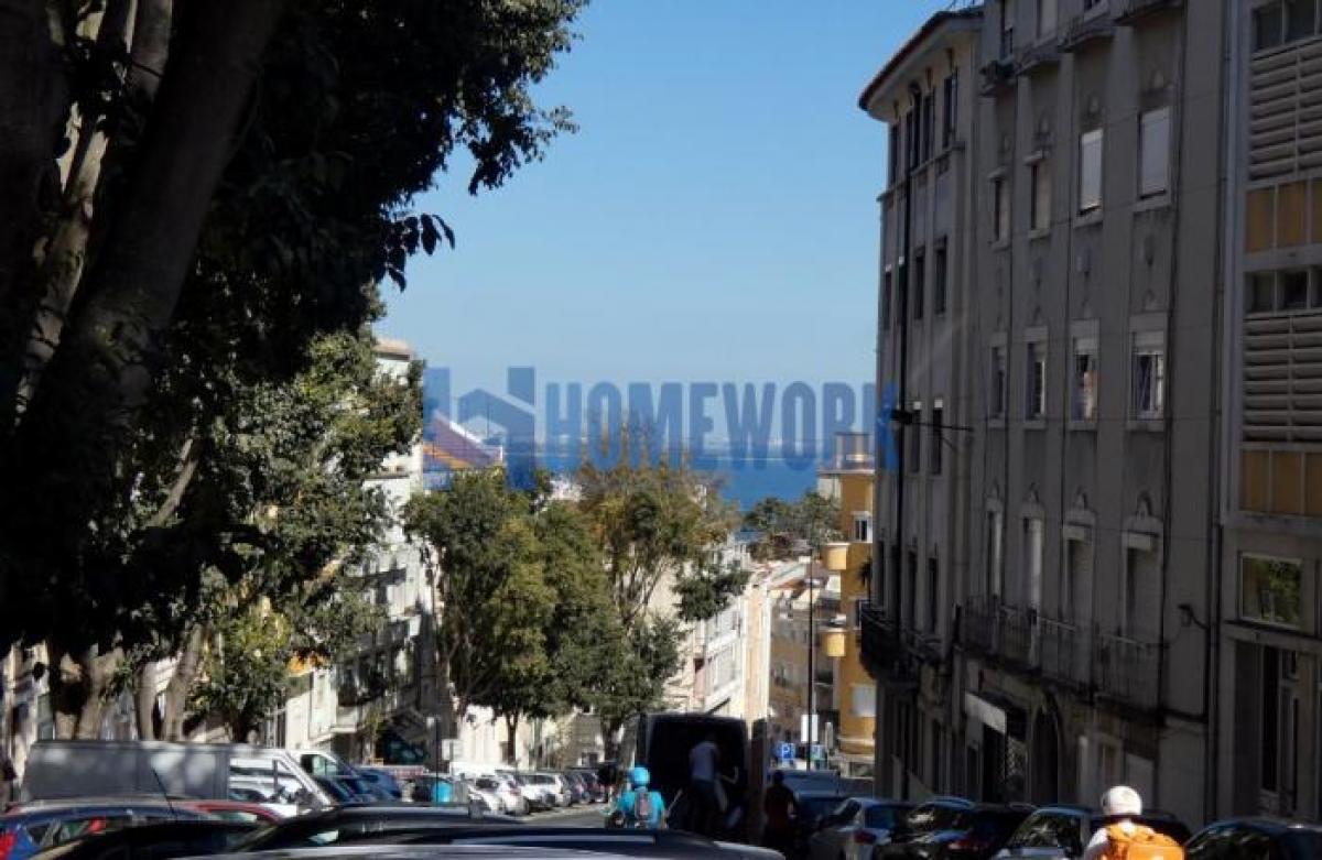 Studio in Lisbon, Portugal No. 4799