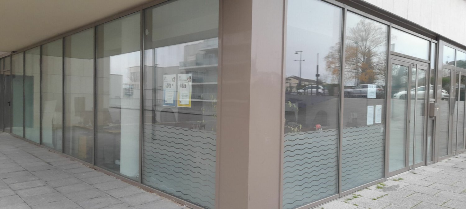 Propiedad comercial en Tinqueux, France 90 m² No. 211462