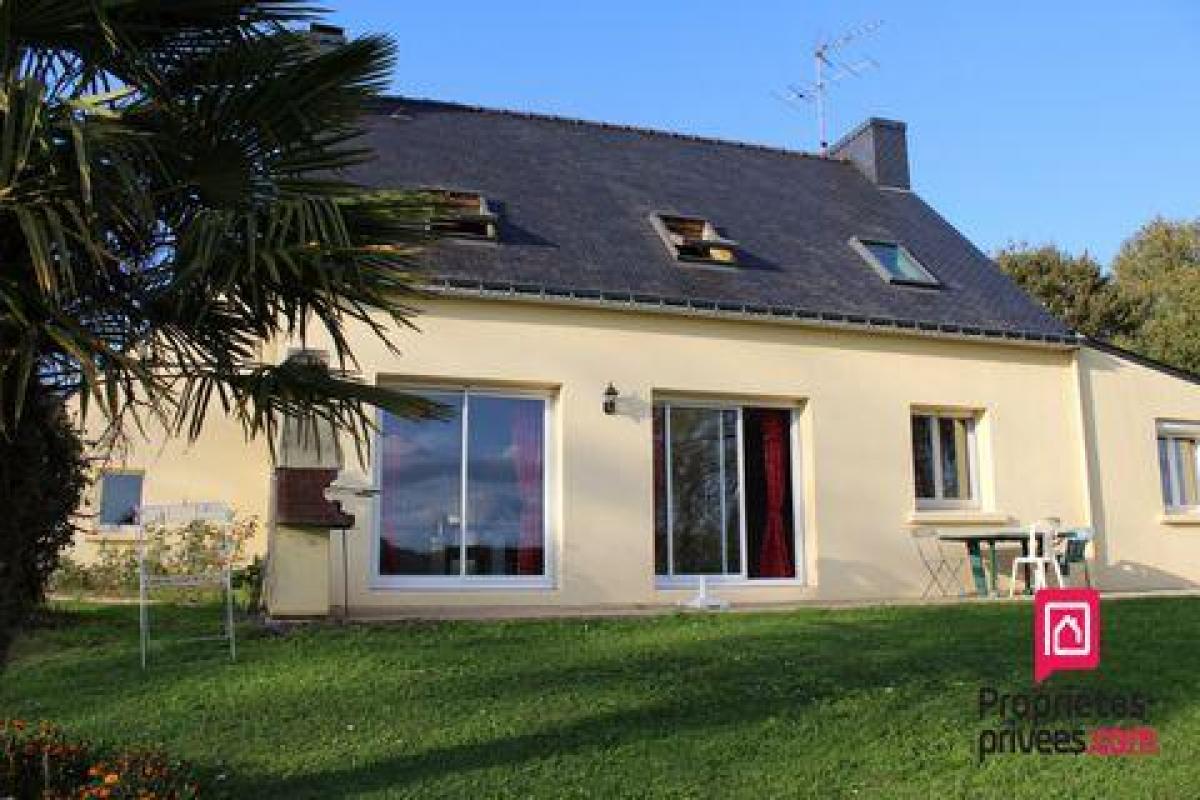 5 bedrooms House in Pontivy, France No. 9696