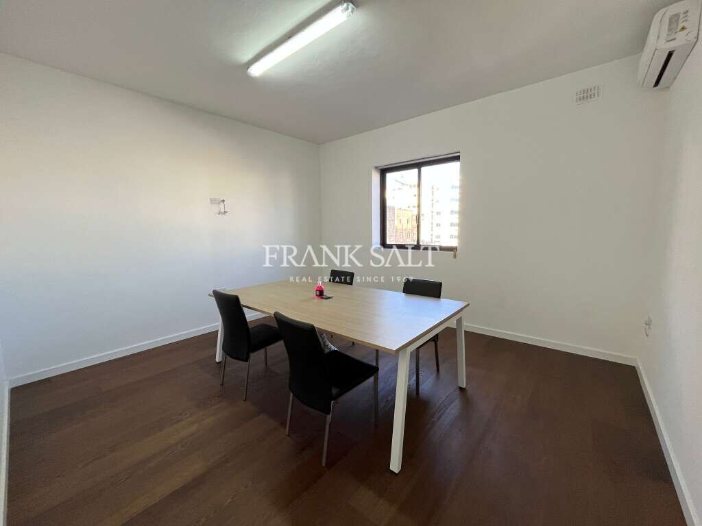 140m² Office in Ta' Xbiex, Malta No. 12288