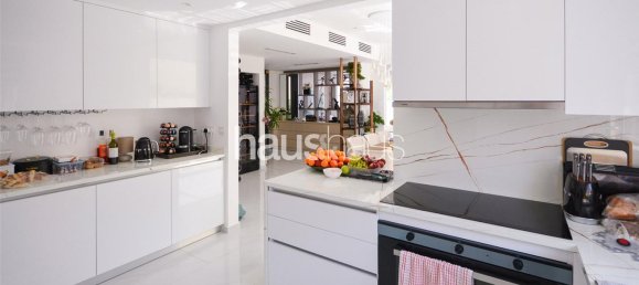 5 bedrooms Villa in Meadows, UAE No. 98613 14