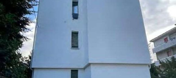 Apartamento de 2 habitaciónes en Como, Italy No. 6832 2