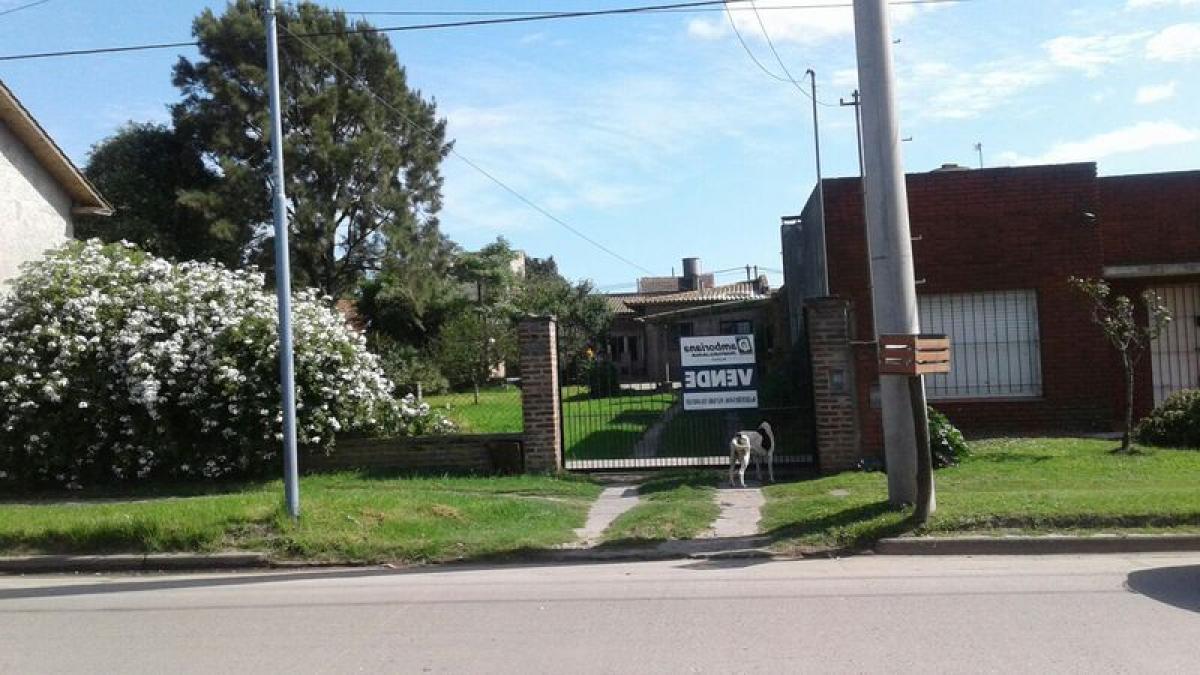 Casa de 2 dormitorios en Mar del Plata, Argentina No. 86455