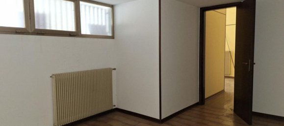 51m² Commercial property in San Donà di Piave, Italy No. 369917 9