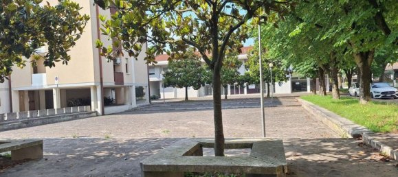 51m² Commercial property in San Donà di Piave, Italy No. 369917 2