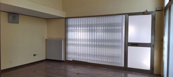 51m² Commercial property in San Donà di Piave, Italy No. 369917 4