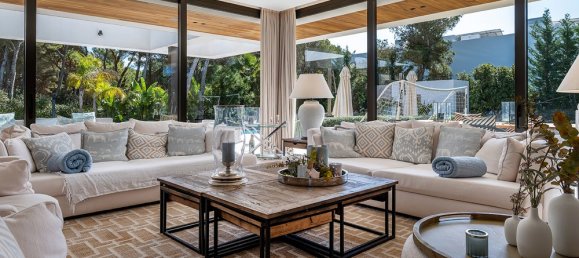 6 bedrooms Villa in Nova Santa Ponsa, Spain No. 14671 2