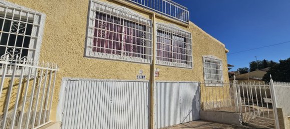 4 bedrooms Villa in La Marina, Spain No. 10853 2