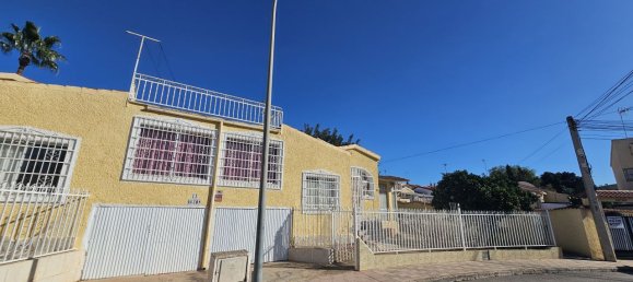 4 bedrooms Villa in La Marina, Spain No. 10853 5