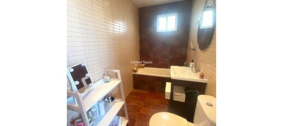 3 bedrooms House in La Nucia, Spain No. 176449 4