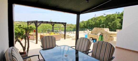 3 Schlafzimmer Villa in Guia, Portugal, Nr. 144670 12