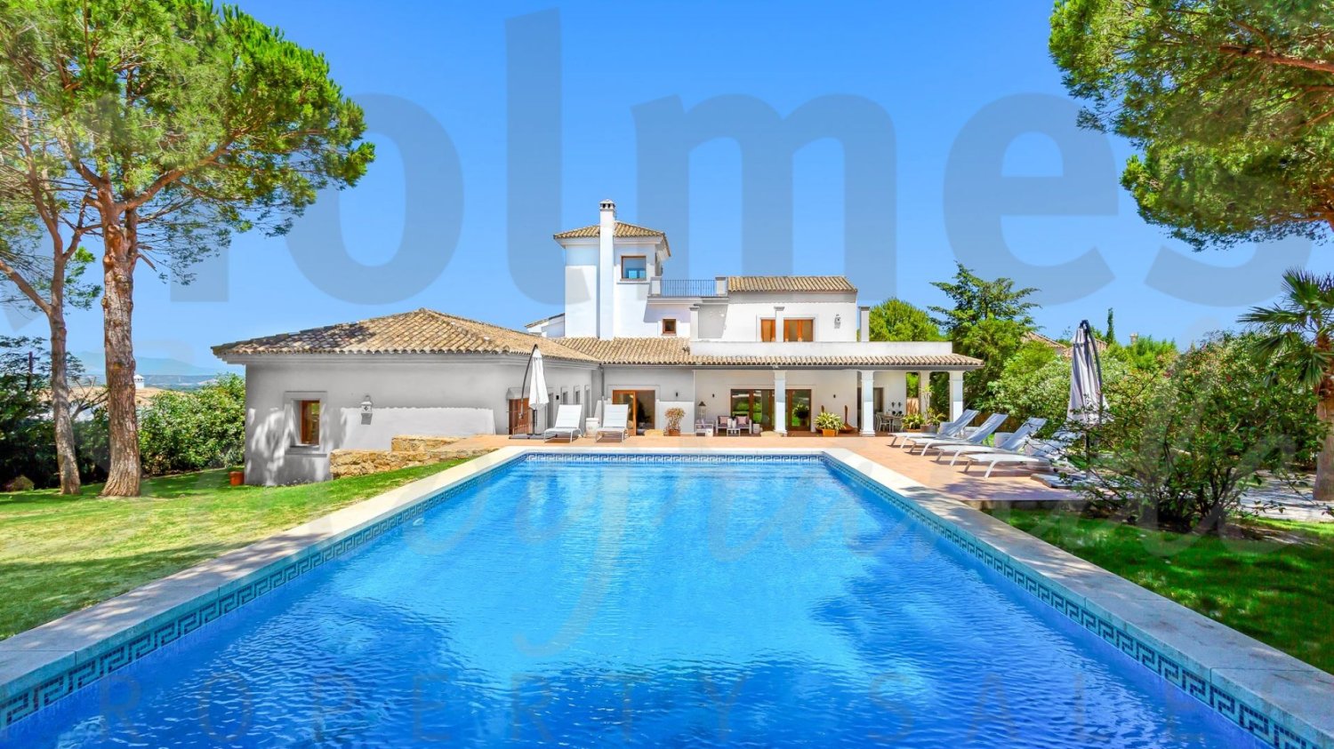 5 bedrooms Villa in Cadiz, Spain No. 29373