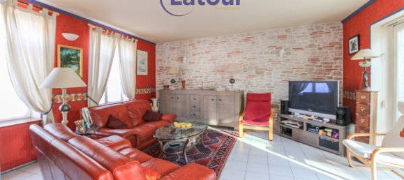 3 bedrooms House in Dreux, France No. 87882 2