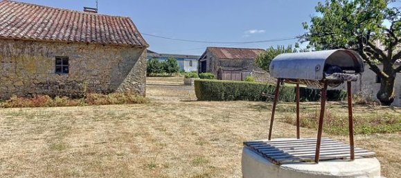 3 bedrooms House in Deux-Sevres, France No. 314503 2