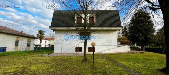 5 Schlafzimmer Villa in Novi di Modena, Italy, Nr. 59558 4