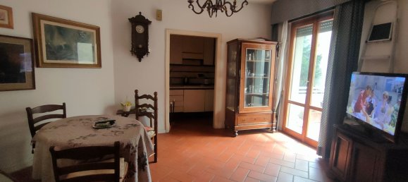 5 bedrooms Apartment in Prato, Italy No. 342039 10