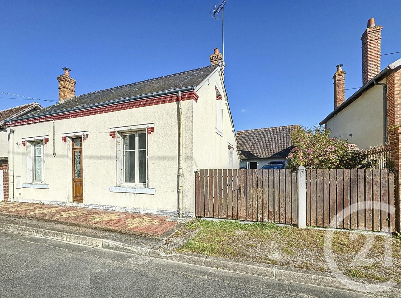 2 bedrooms House in Souesmes, France No. 63031