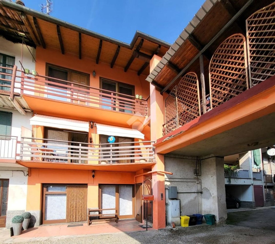 6 rooms House in Rivara, Italy No. 120464