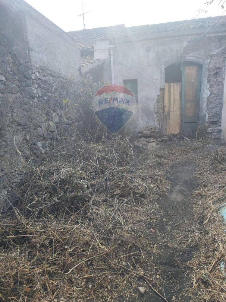 2 bedrooms House in Riposto, Italy No. 319036