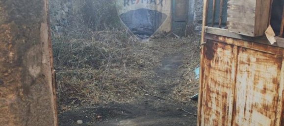 2 bedrooms House in Riposto, Italy No. 319036 3